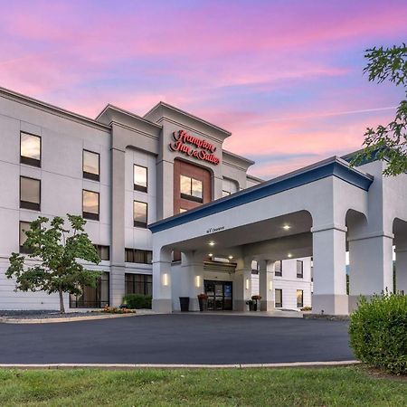 Hampton Inn & Suites Louisville East Exterior photo